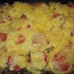 Мусаку поливаем соусом